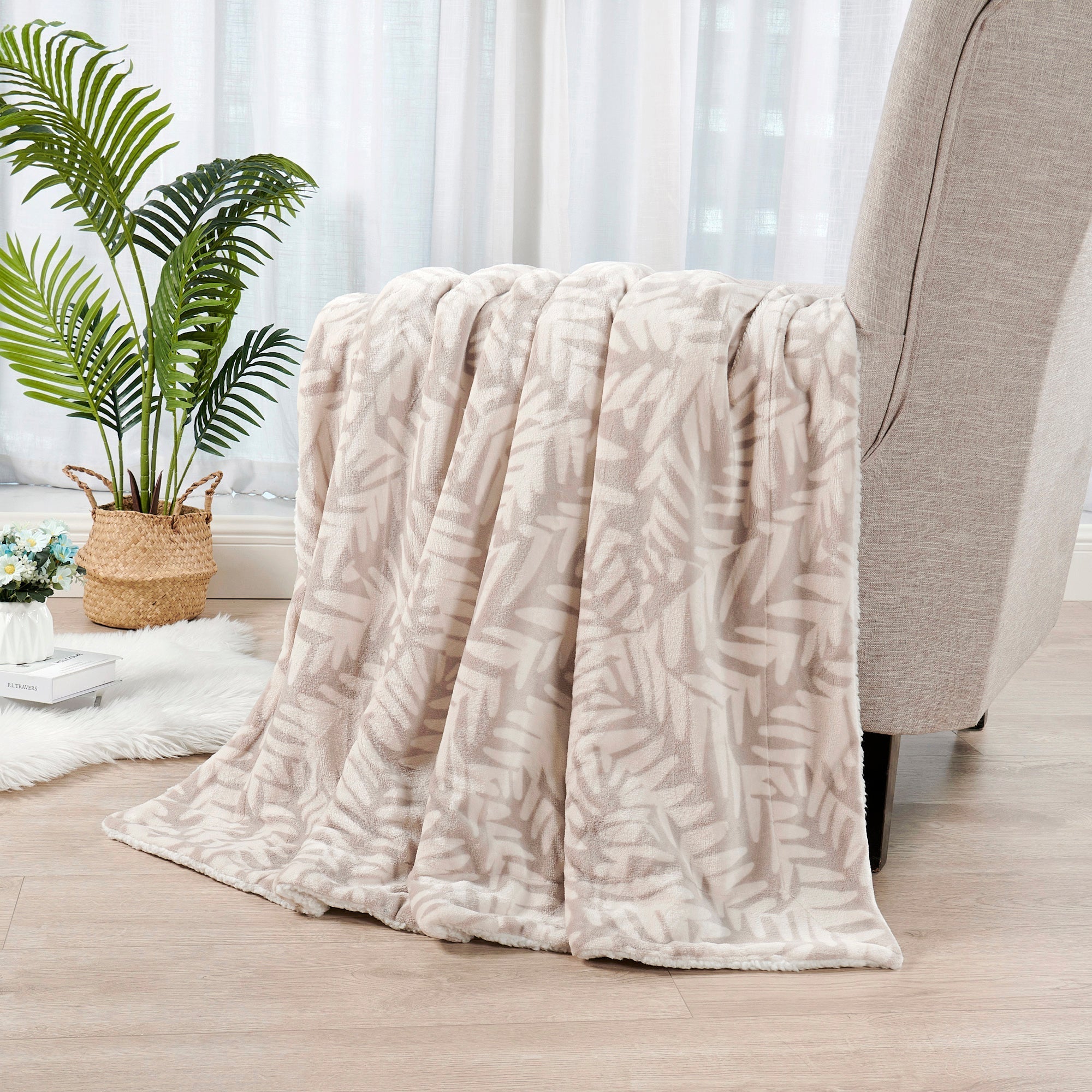 SHERPA BLANKET TAUPE