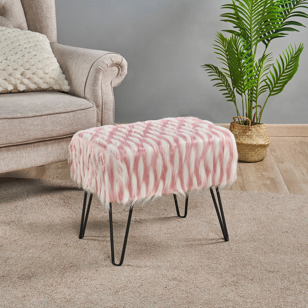 Feathery Faux Fur Ottoman/ Otoman-taburete de pelo sintético con plumas.