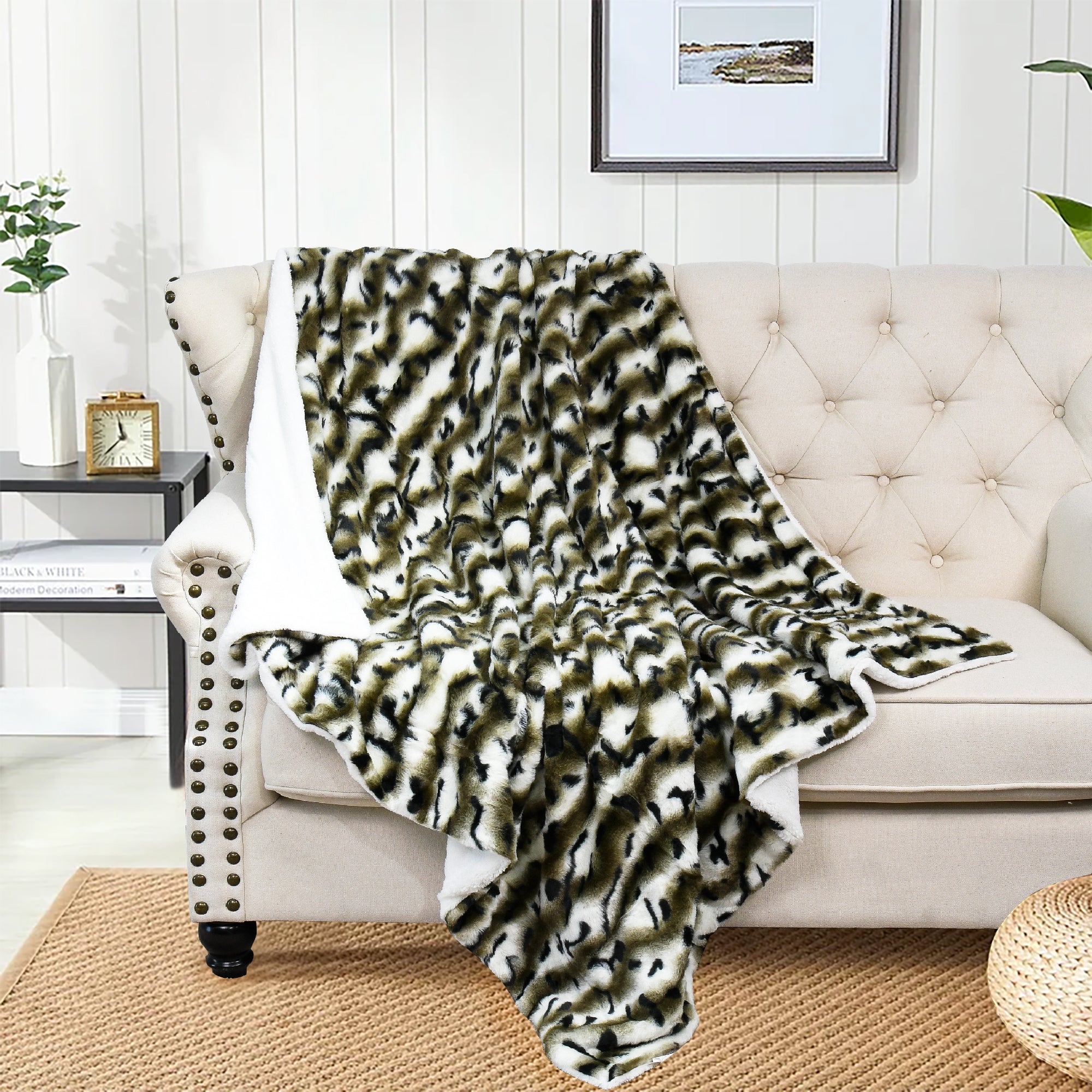 FAUX FUR THROW WITH SHERPA BACKING