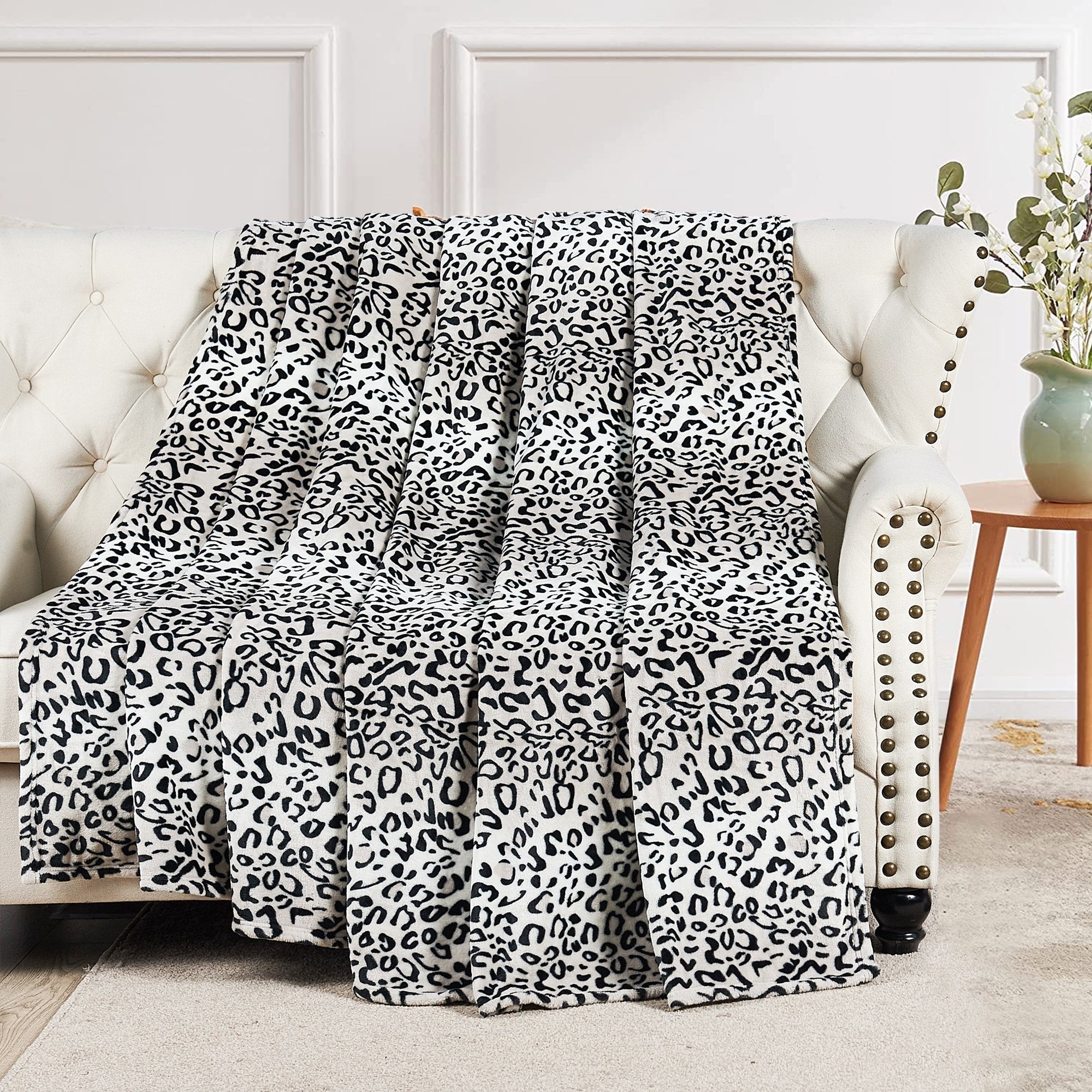 ANIMAL PRINT FLANNEL FLEECE BLANKET- BLACK AND WHITE LEOPARD