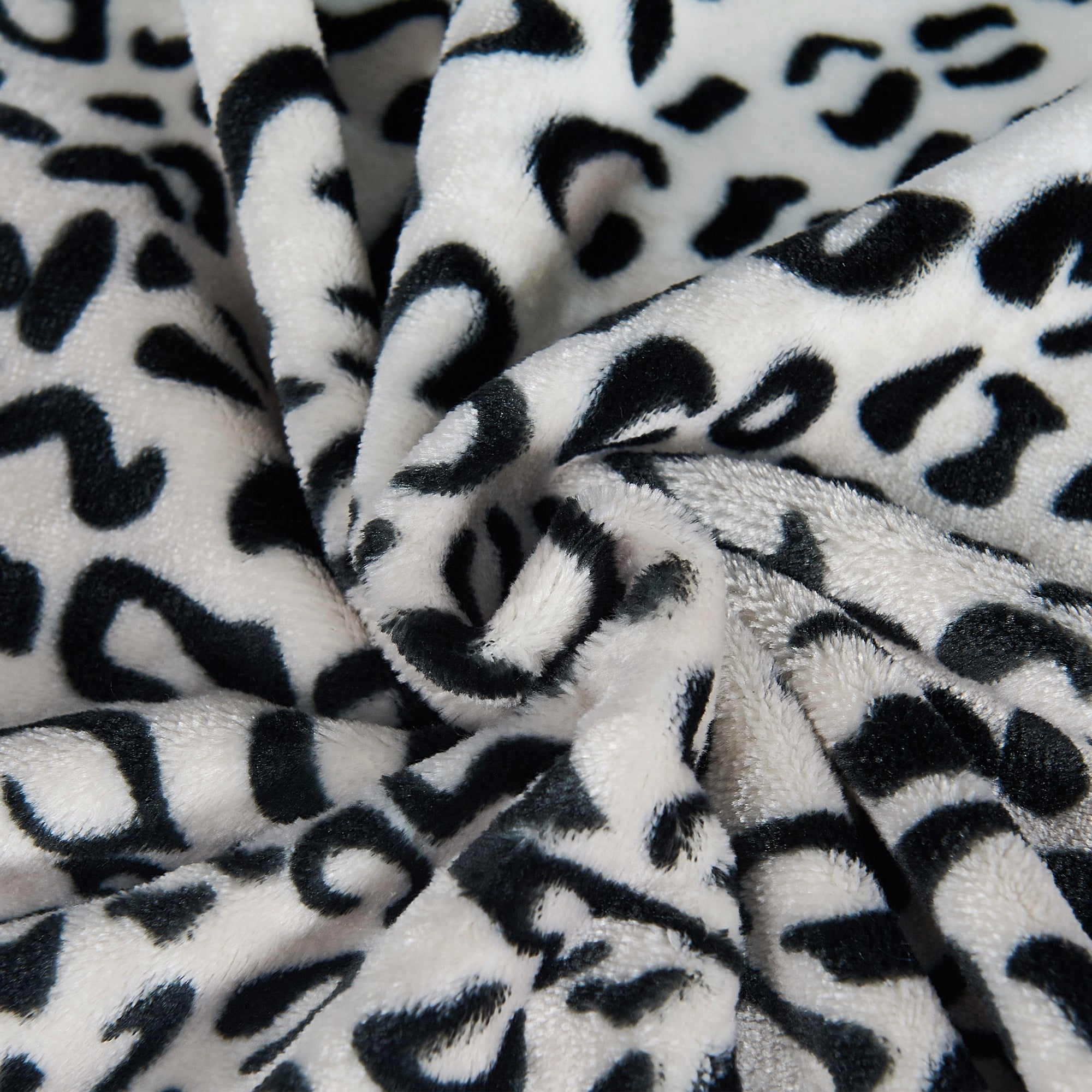 ANIMAL PRINT FLANNEL FLEECE BLANKET- BLACK AND WHITE LEOPARD