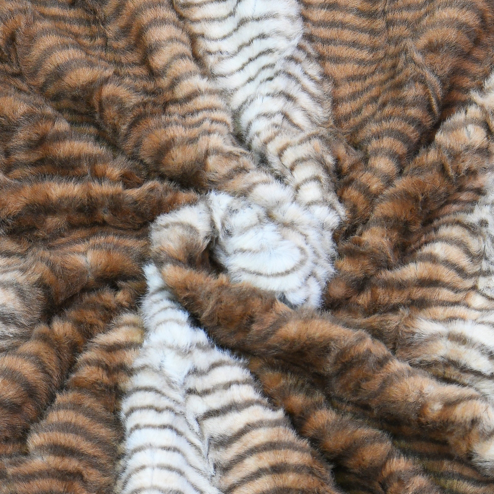 FAUX FUR THROW WITH SHERPA BACKING